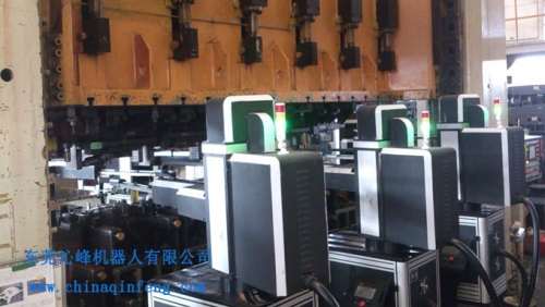 详解自动化冲压机械手的组成结构